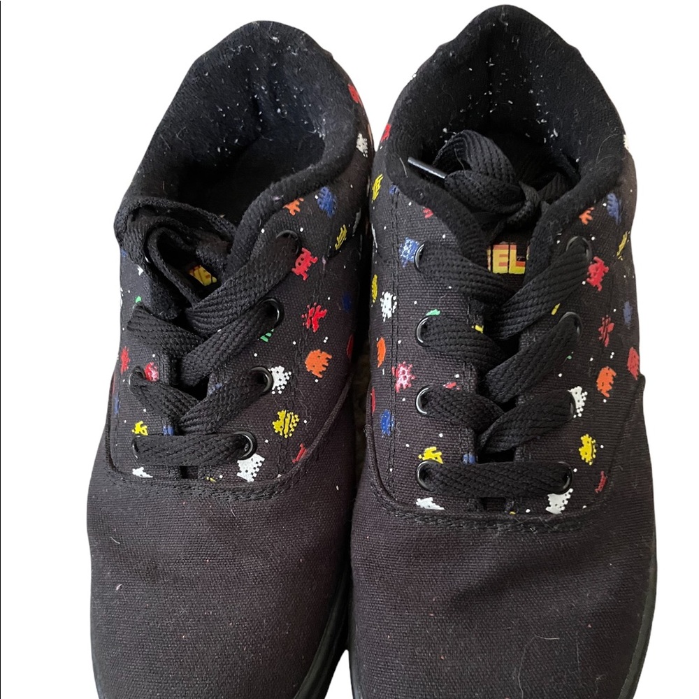 Helly’s in black size 6